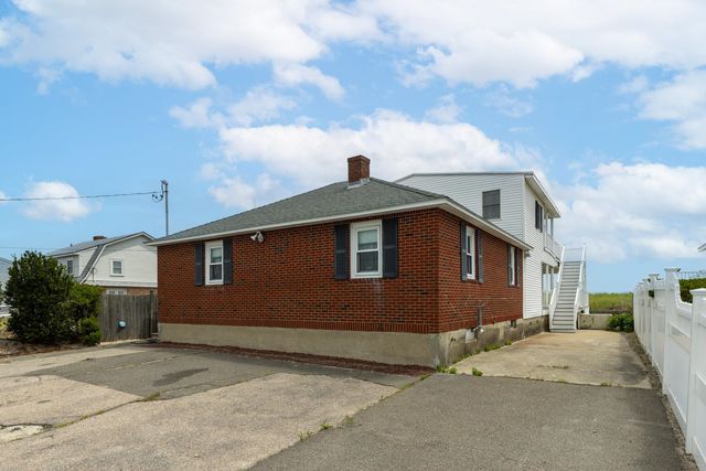 103 Ocean Drive, Seabrook, NH 03874