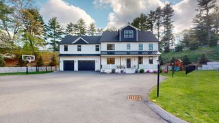 4 Lincoln Ct, Medfield, MA 02052
