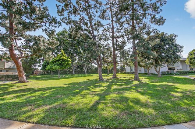 8777 Coral Springs Court 8C, Huntington Beach, CA 92646