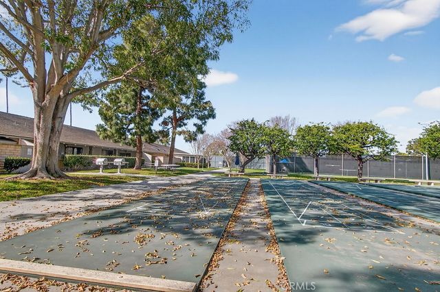 8777 Coral Springs Court 8C, Huntington Beach, CA 92646
