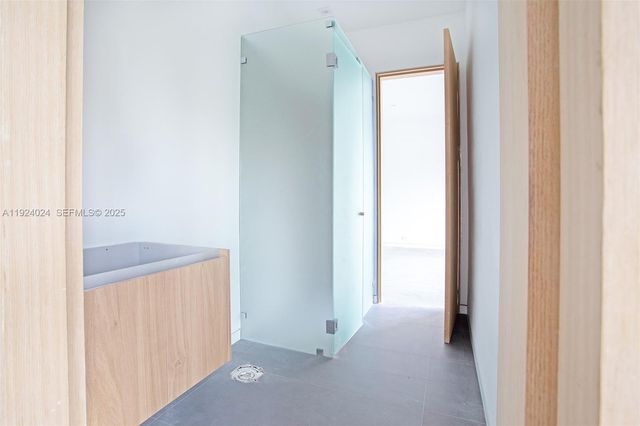 1105 SW 22nd Ter, Miami, FL 33129