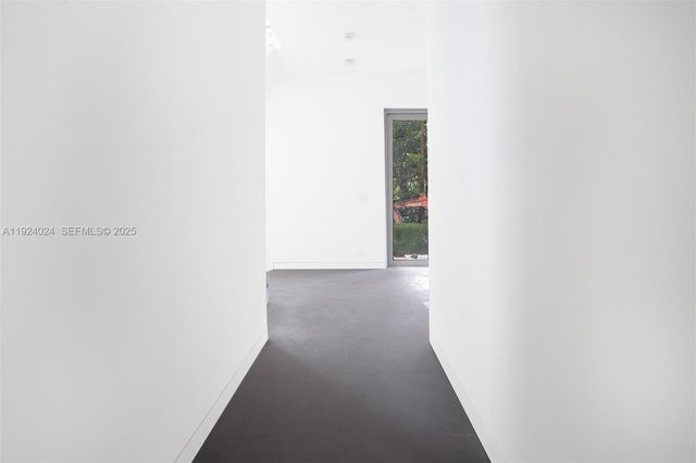 1105 SW 22nd Ter, Miami, FL 33129