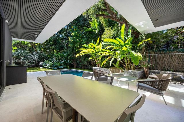 3670 Avocado Ave, Miami, FL 33133