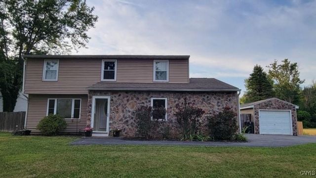 8177 Avoss Lane, Clay, NY 13041