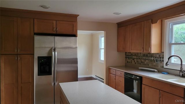8177 Avoss Lane, Clay, NY 13041