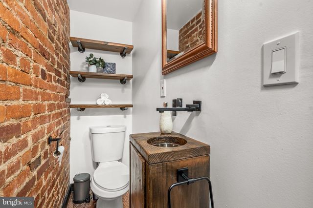 124 TODD PL NE, Washington, DC 20002
