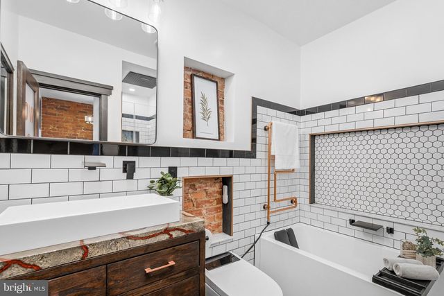 124 TODD PL NE, Washington, DC 20002