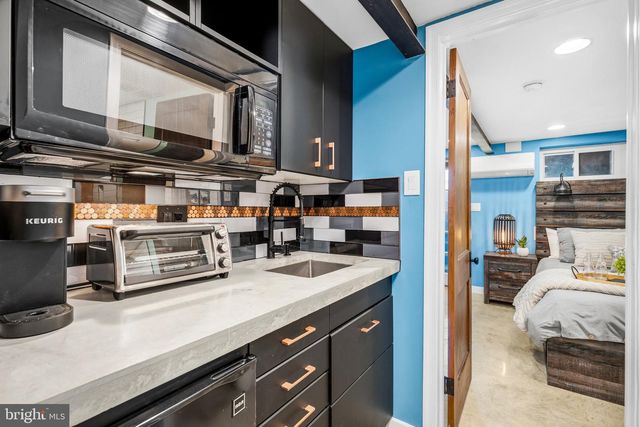 124 TODD PL NE, Washington, DC 20002
