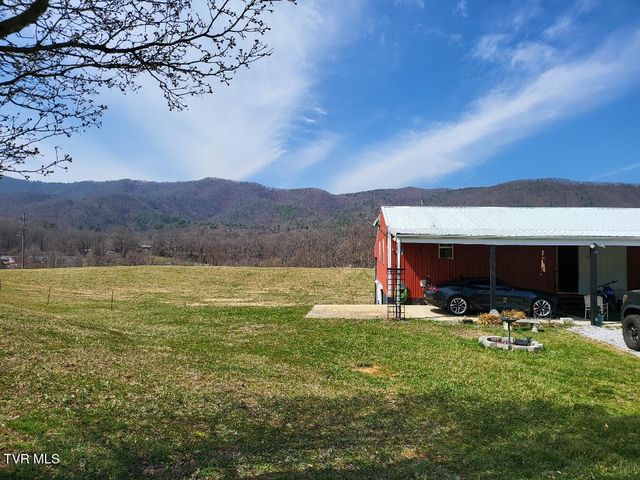 107 Pay Dons Way Drive, Unicoi, TN 37692