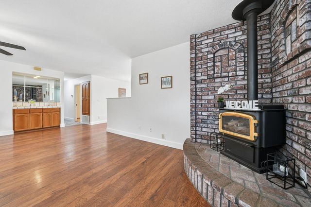 686 La Contenta Dr, Valley Springs, CA 95252