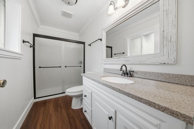 686 La Contenta Dr, Valley Springs, CA 95252