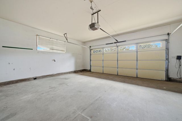 686 La Contenta Dr, Valley Springs, CA 95252