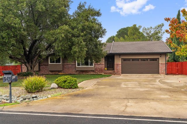 686 La Contenta Dr, Valley Springs, CA 95252