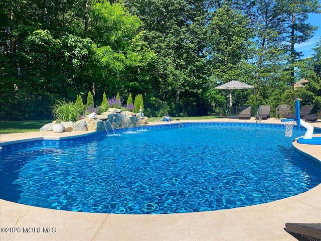 16 Conor Road, Jackson, NJ 08527