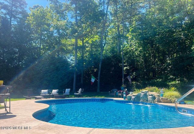 16 Conor Road, Jackson, NJ 08527