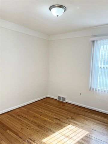 7730 Chatham, Redford, MI 48239