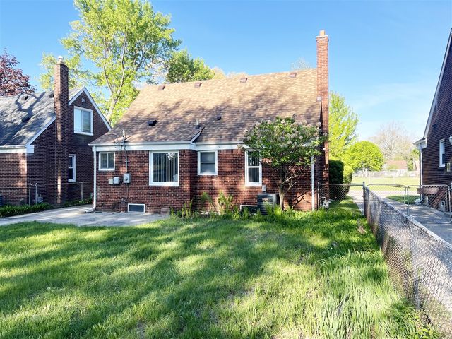 7730 Chatham, Redford, MI 48239