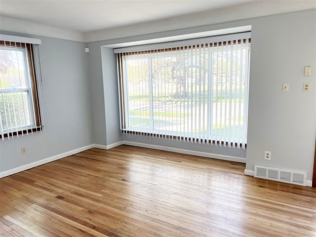 7730 Chatham, Redford, MI 48239
