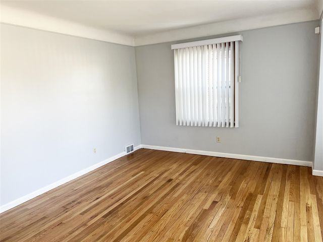 7730 Chatham, Redford, MI 48239