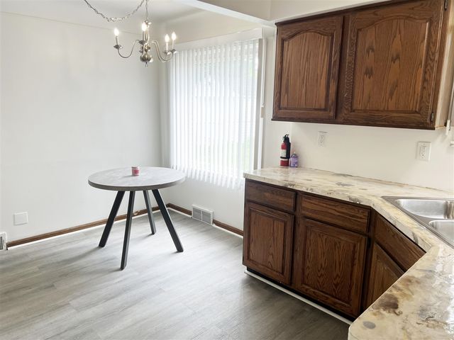 7730 Chatham, Redford, MI 48239