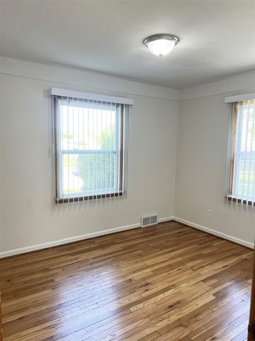 7730 Chatham, Redford, MI 48239