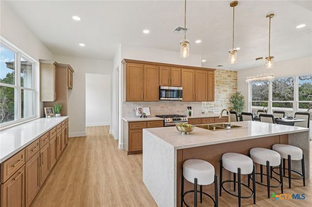 858 Rutherford, Fischer, TX 78623