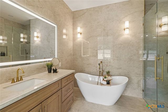 858 Rutherford, Fischer, TX 78623