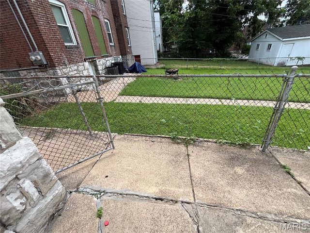 4035 S Grand Boulevard, St Louis, MO 63118