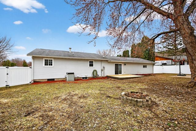 1032 Lilac Lane, Lake City, MN 55041