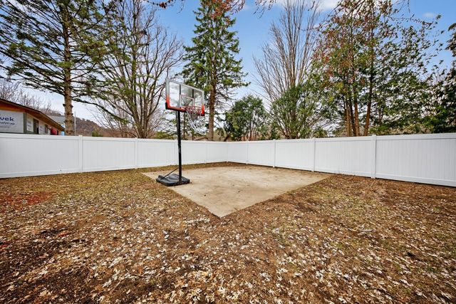 1032 Lilac Lane, Lake City, MN 55041