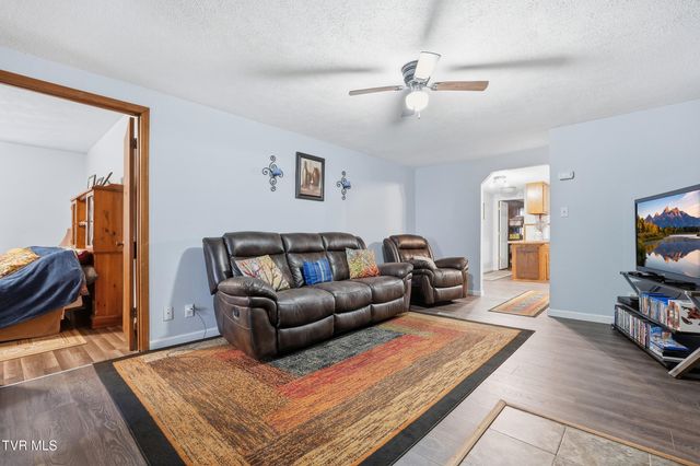 430 Arrowhead Drive, Duffield, VA 24244