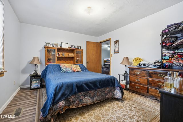 430 Arrowhead Drive, Duffield, VA 24244