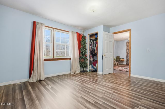 430 Arrowhead Drive, Duffield, VA 24244