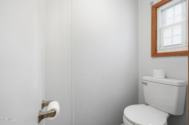 430 Arrowhead Drive, Duffield, VA 24244