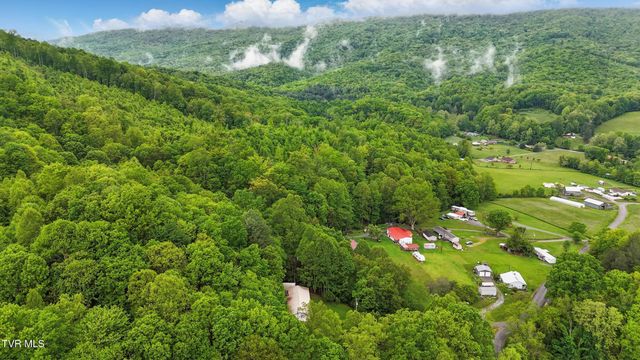 430 Arrowhead Drive, Duffield, VA 24244