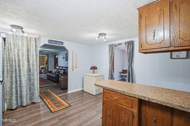 430 Arrowhead Drive, Duffield, VA 24244