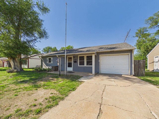 1504 Cheyenne Ave, Salina, KS 67401