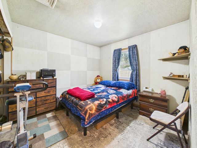 1504 Cheyenne Ave, Salina, KS 67401