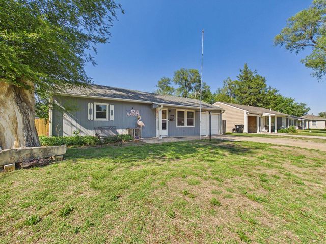 1504 Cheyenne Ave, Salina, KS 67401