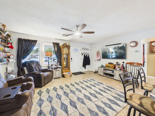 1504 Cheyenne Ave, Salina, KS 67401