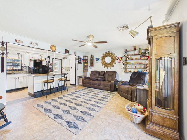 1504 Cheyenne Ave, Salina, KS 67401