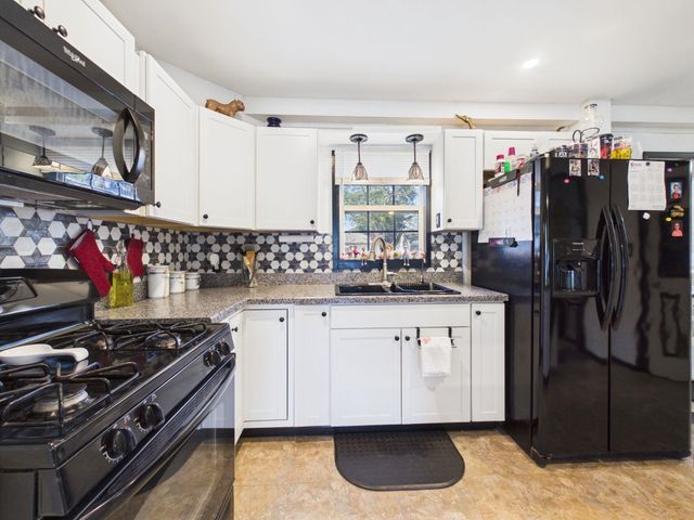 1504 Cheyenne Ave, Salina, KS 67401