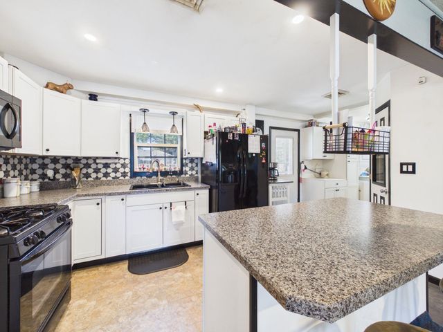 1504 Cheyenne Ave, Salina, KS 67401