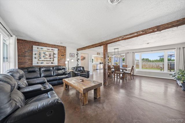 68991 Mound Road, Washington Township, MI 48095