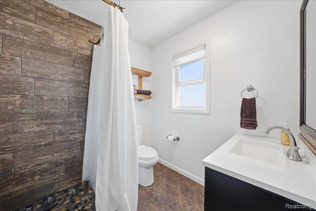 68991 Mound Road, Washington Township, MI 48095