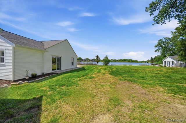 68991 Mound Road, Washington Township, MI 48095