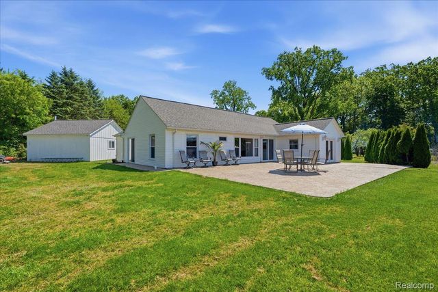 68991 Mound Road, Washington Township, MI 48095