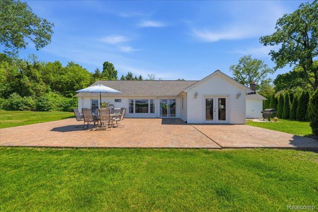 68991 Mound Road, Washington Township, MI 48095