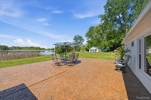 68991 Mound Road, Washington Township, MI 48095