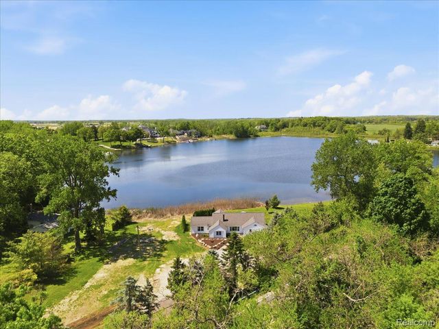 68991 Mound Road, Washington Township, MI 48095